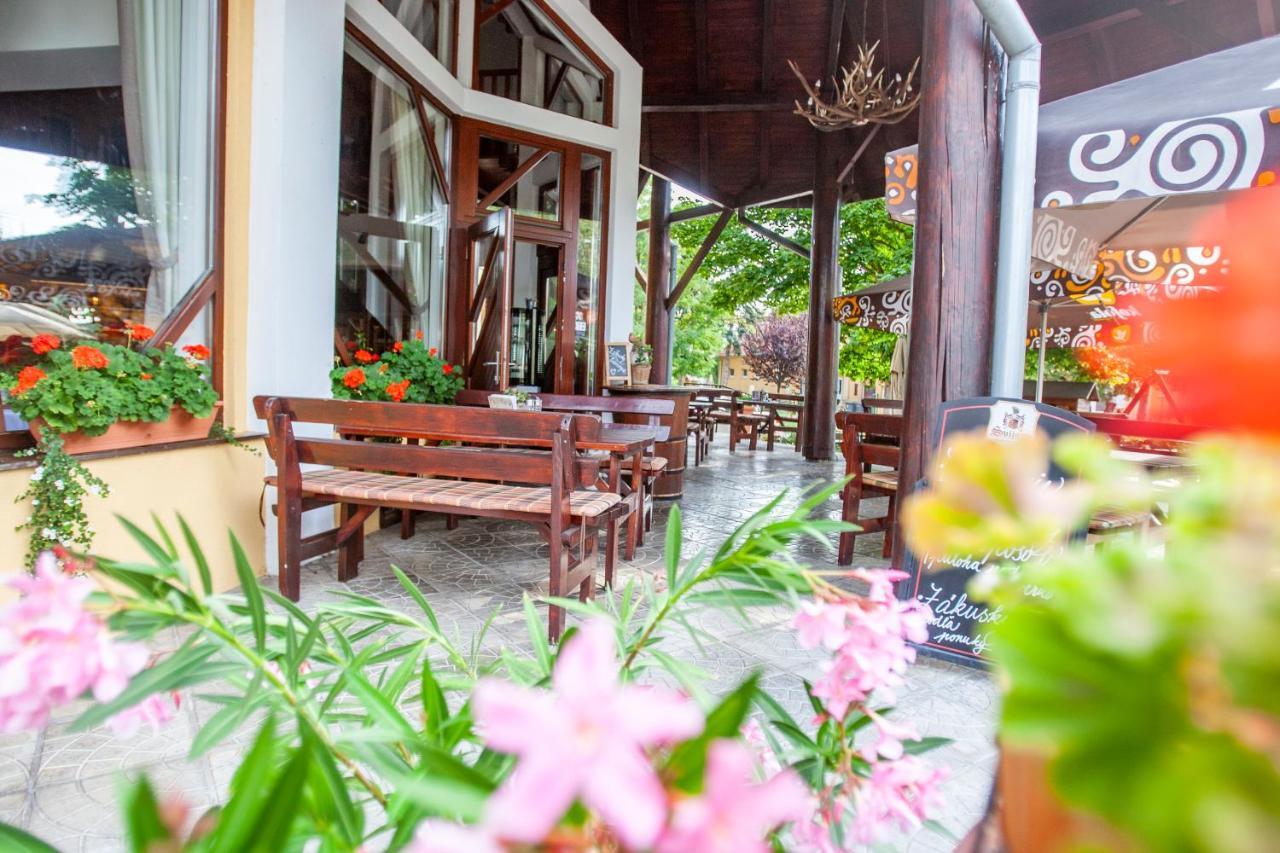 Penzion Tuecsoek Samorin Ngoại thất bức ảnh